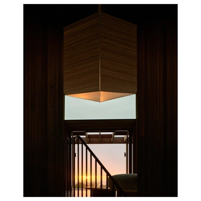 Alexander Symes of ASA chose Murobond Aquaglaze + Pearl 'Golden Silk' as a feature on this creative coastal home 'Cake House'
Sunrise captured beautifully by Barton Taylor photographer
@asa_alexandersymesarchitect @barton_taylor 
@murobond 
#gold paint